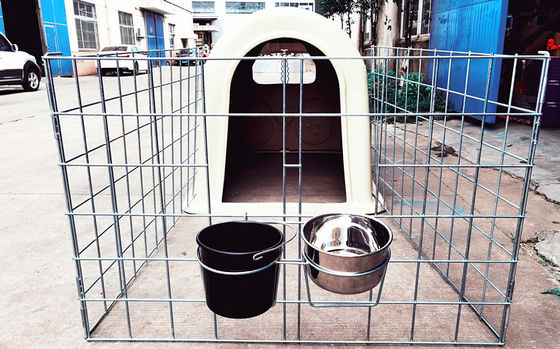 Dobra cena Farm Use Dairy Calf Hutch Plastic Calf House Customization 8mm Thickness w Internecie
