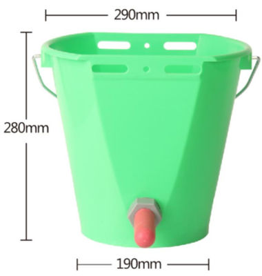 Dobra cena Clearance - Calf bucket Feeder Euro style - with Nipple, Valve, and hanging bracket w Internecie